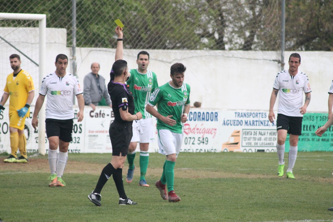Imágenes del encuentro de la trigésimo primera jornada de Tercera División disputado en el Municipal de San roque y que acabó con 1-2 (31-03-2019)