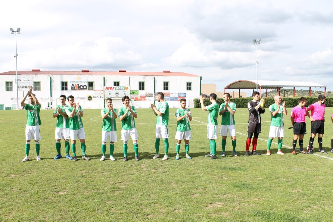 Imágenes del encuentro de la 33ª jornada de liga de la Tercera División disputado en el Municipal de San Roque y que finalizó con 2-1 (14-04-2019)