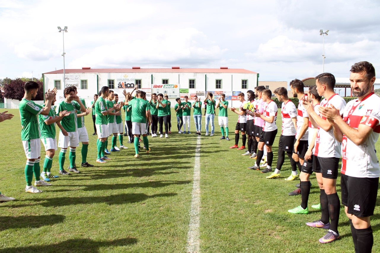 Imágenes del encuentro de la 33ª jornada de liga de la Tercera División disputado en el Municipal de San Roque y que finalizó con 2-1 (14-04-2019)