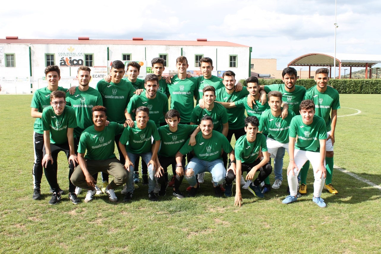 Imágenes del encuentro de la 33ª jornada de liga de la Tercera División disputado en el Municipal de San Roque y que finalizó con 2-1 (14-04-2019)
