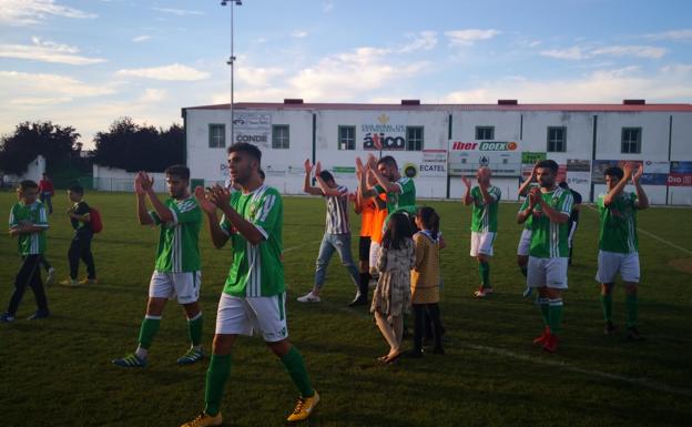 Galería. Los valverdeños agradecen el apoyo de la afición