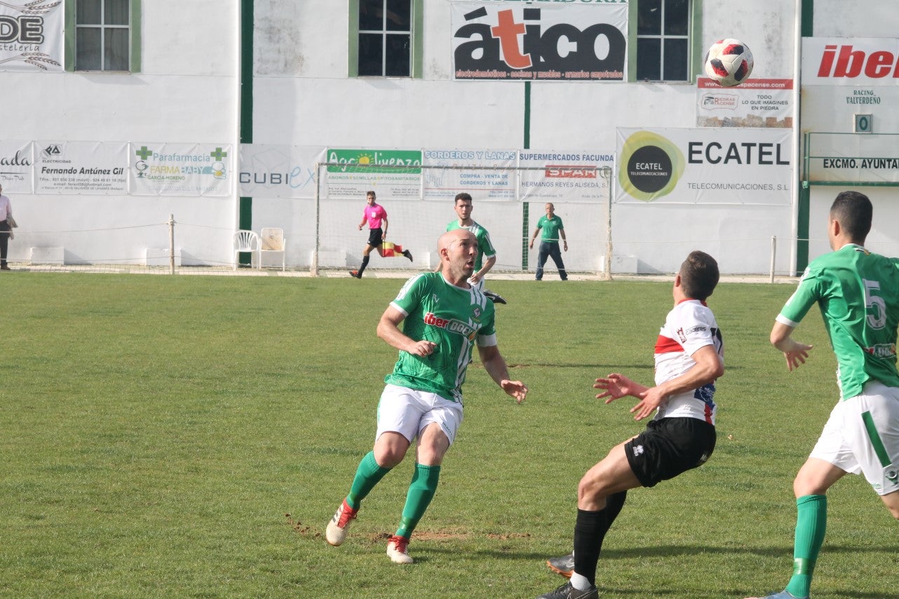 Imágenes del encuentro de la 33ª jornada de liga de la Tercera División disputado en el Municipal de San Roque y que finalizó con 2-1 (14-04-2019)