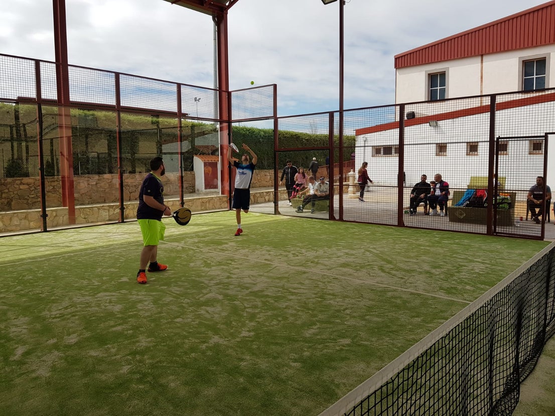 Algunas imágenes del encuentro final de la I Liga de Pádel Local y de la convivencia entre todos los participantes (13-04-2019)