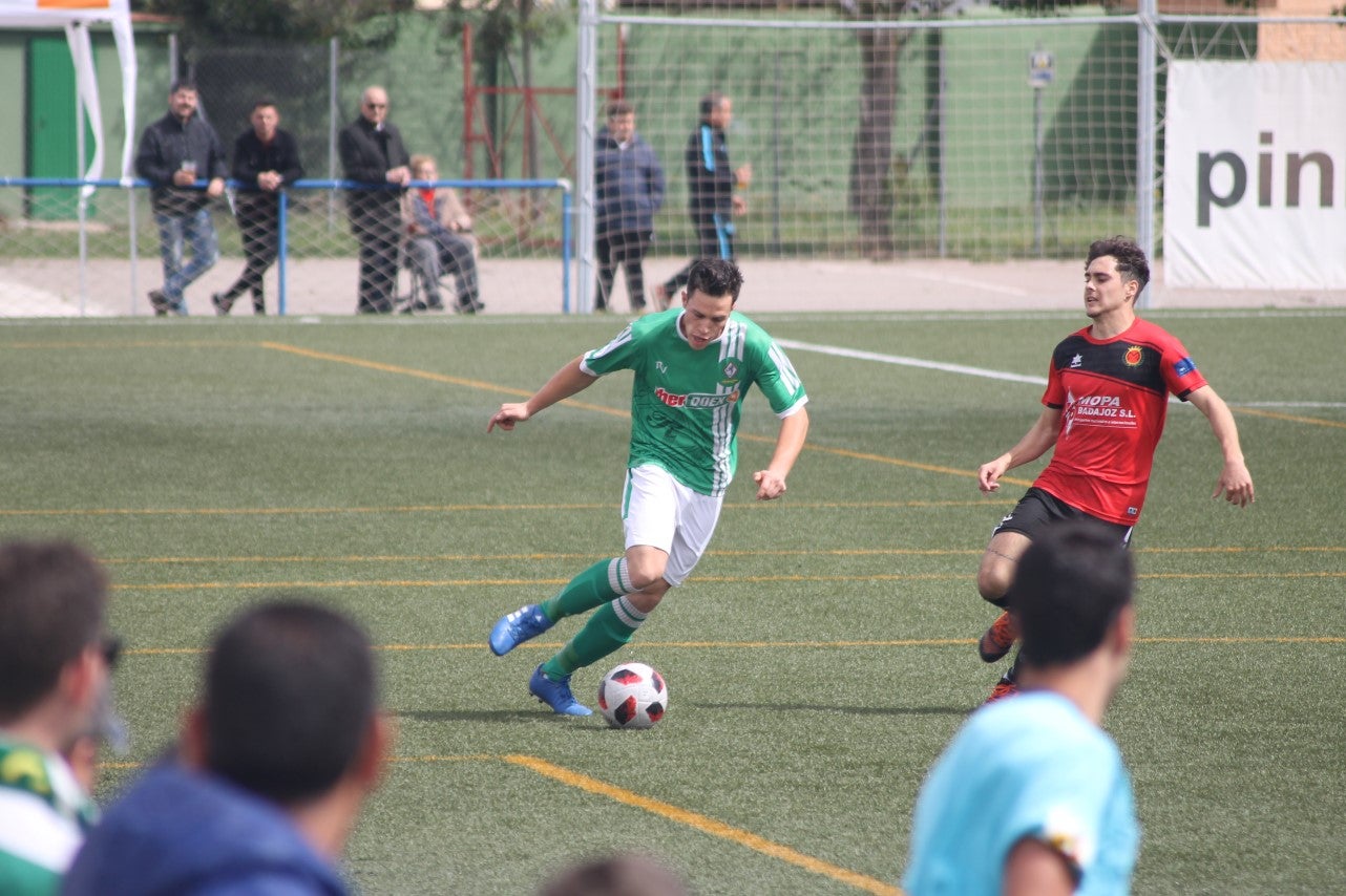 Algunas imágenes del encuentro de la 34ª jornada de Tercera División disputado en Montijo, y que finalizó con empate a uno (18-04-2019)