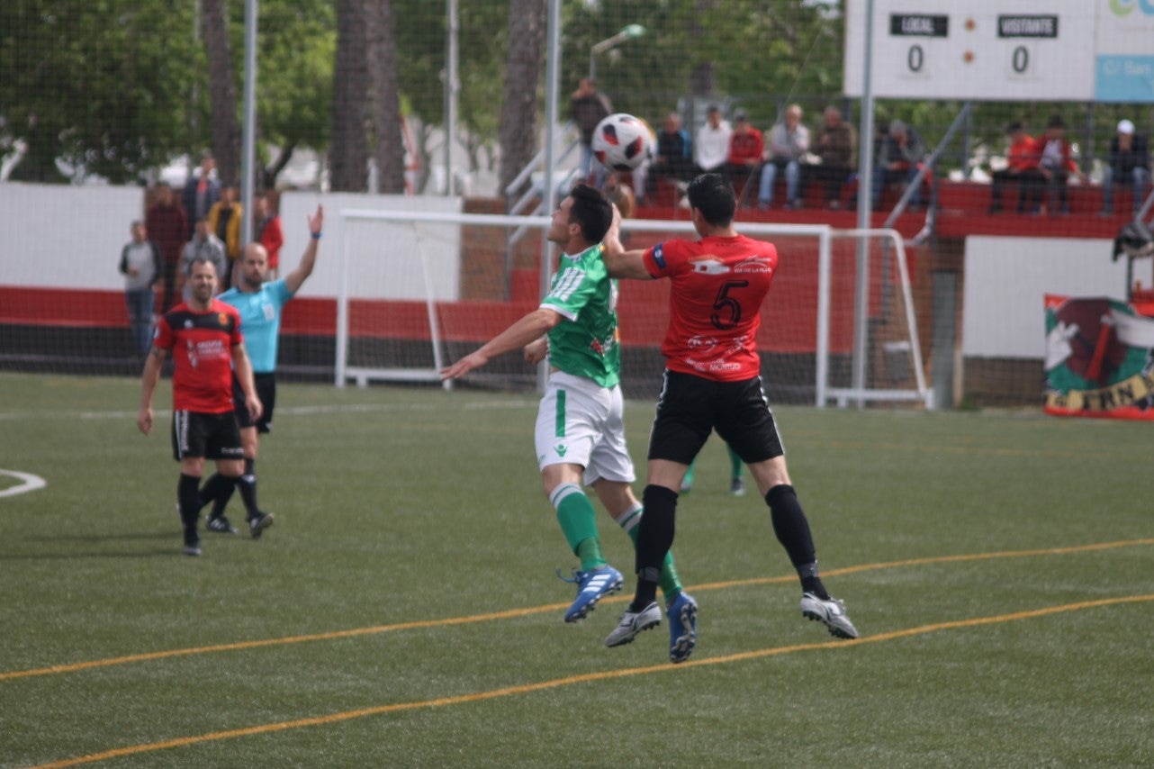 Algunas imágenes del encuentro de la 34ª jornada de Tercera División disputado en Montijo, y que finalizó con empate a uno (18-04-2019)