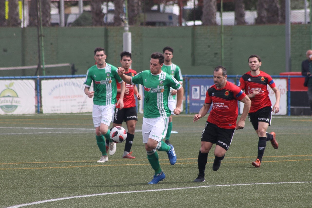Algunas imágenes del encuentro de la 34ª jornada de Tercera División disputado en Montijo, y que finalizó con empate a uno (18-04-2019)