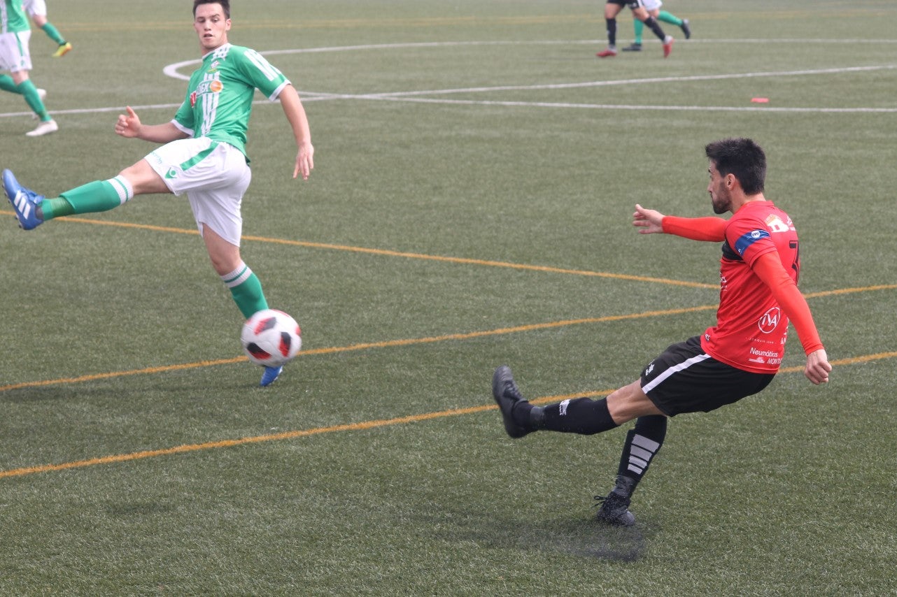 Algunas imágenes del encuentro de la 34ª jornada de Tercera División disputado en Montijo, y que finalizó con empate a uno (18-04-2019)