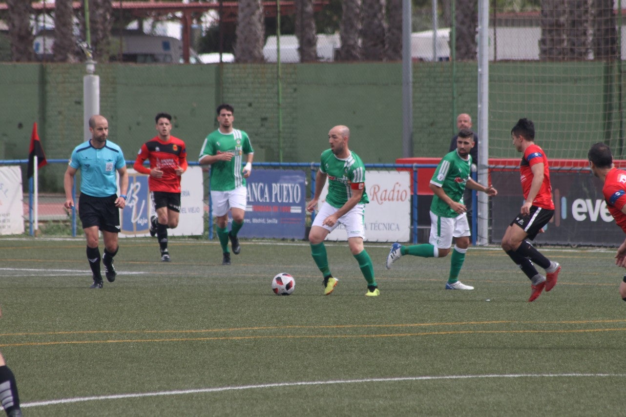 Algunas imágenes del encuentro de la 34ª jornada de Tercera División disputado en Montijo, y que finalizó con empate a uno (18-04-2019)