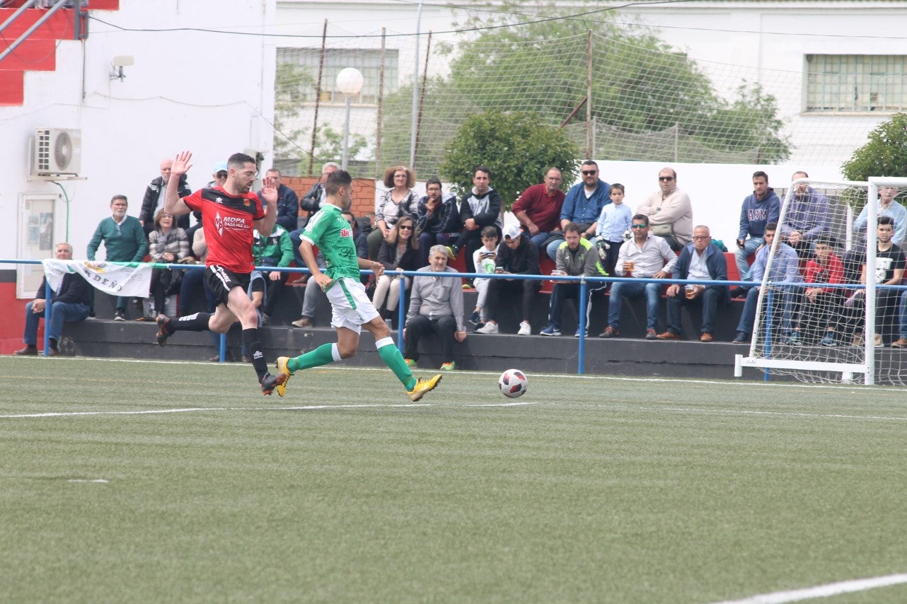 Algunas imágenes del encuentro de la 34ª jornada de Tercera División disputado en Montijo, y que finalizó con empate a uno (18-04-2019)