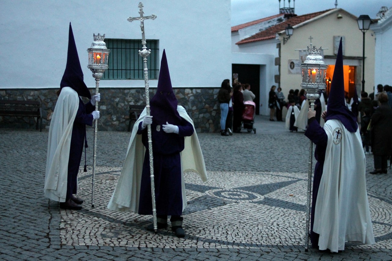 Imágenes de la procesión de Nuestro Señor Jesús Nazareno y la Virgen de los Dolores (17-04-2019)