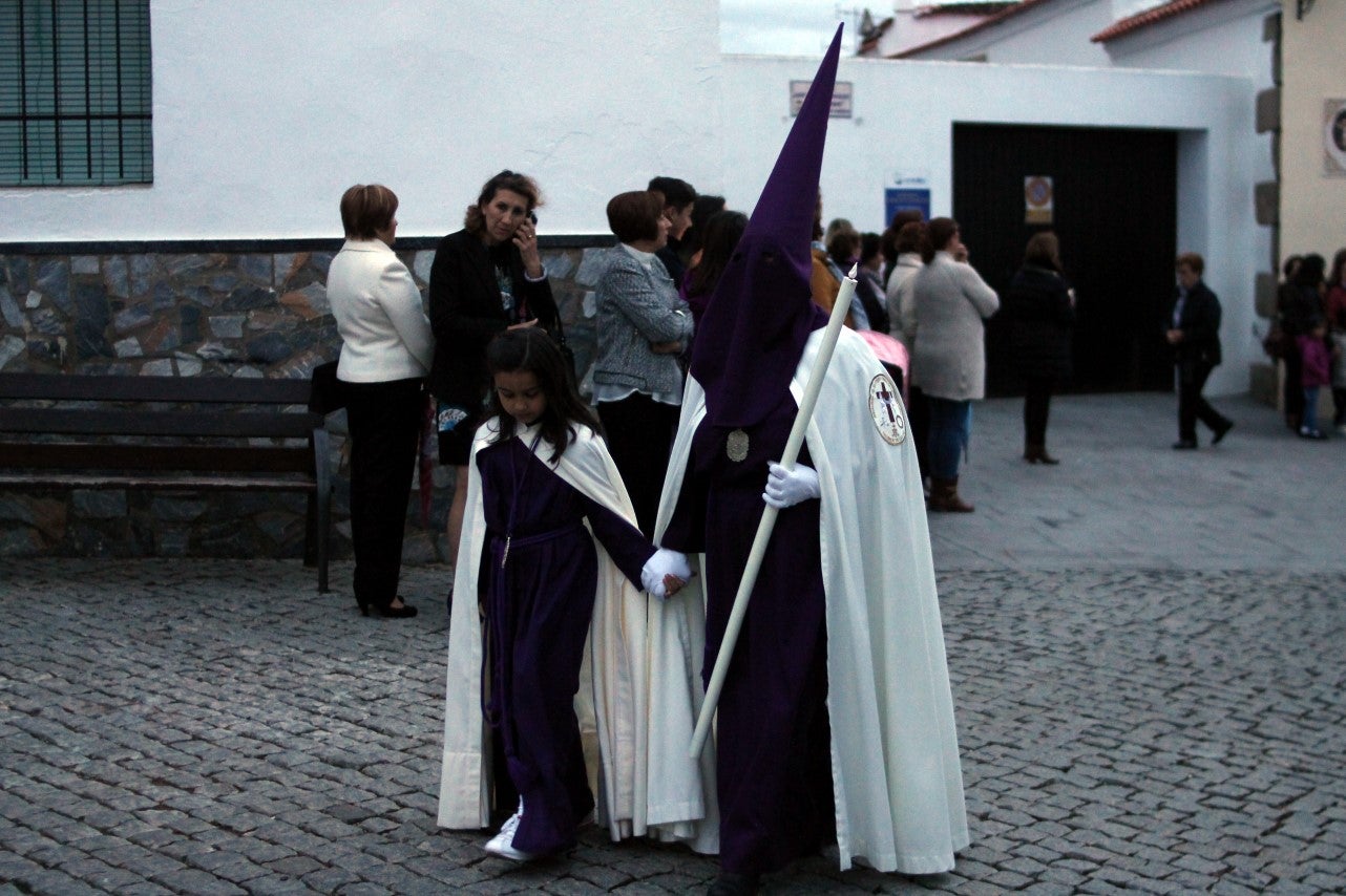 Imágenes de la procesión de Nuestro Señor Jesús Nazareno y la Virgen de los Dolores (17-04-2019)