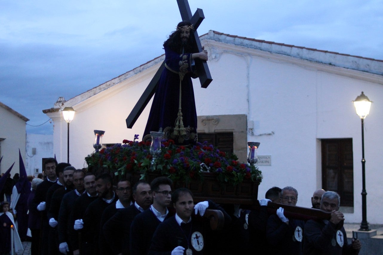 Imágenes de la procesión de Nuestro Señor Jesús Nazareno y la Virgen de los Dolores (17-04-2019)