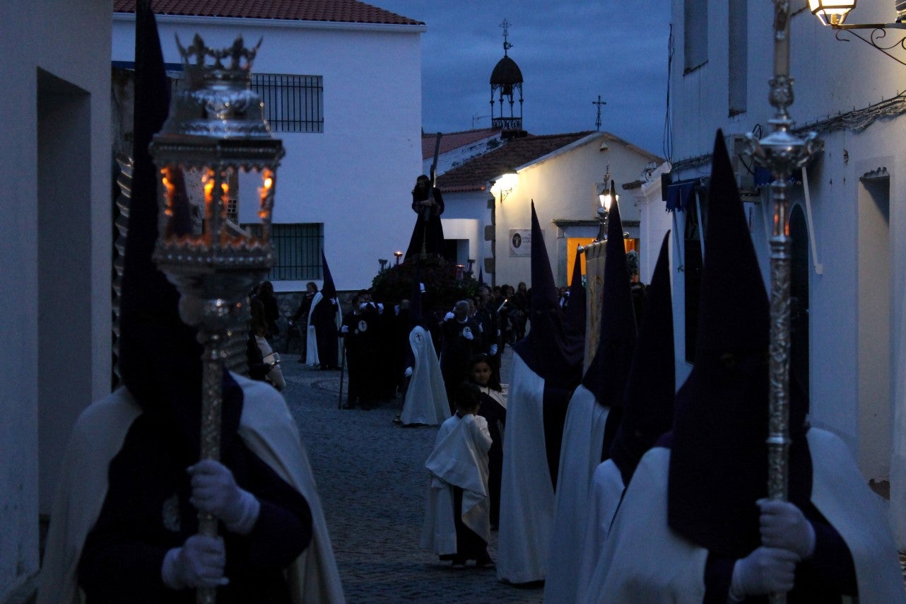 Imágenes de la procesión de Nuestro Señor Jesús Nazareno y la Virgen de los Dolores (17-04-2019)
