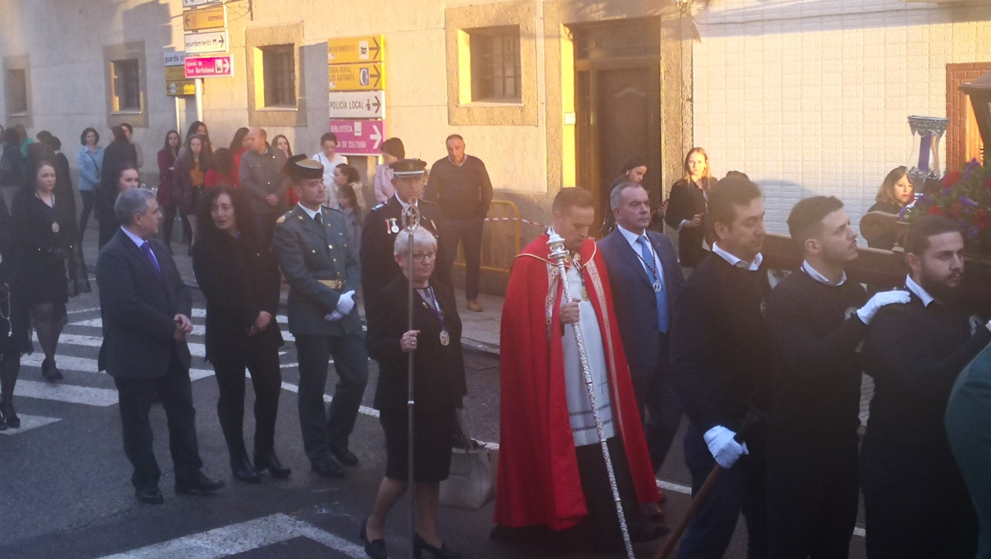 Algunas imágenes de la Procesión del Santo Entierro celebrada el Viernes Santo (19-04-2019)