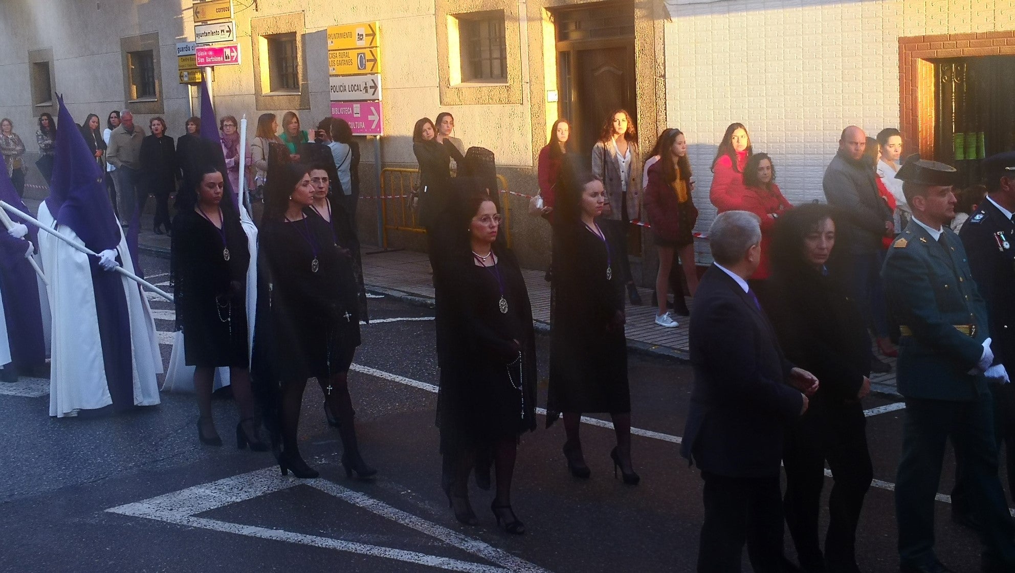 Algunas imágenes de la Procesión del Santo Entierro celebrada el Viernes Santo (19-04-2019)