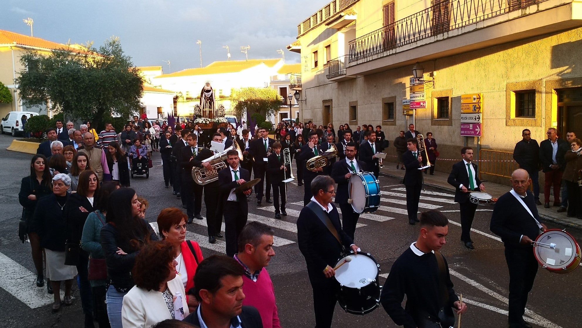 Algunas imágenes de la Procesión del Santo Entierro celebrada el Viernes Santo (19-04-2019)