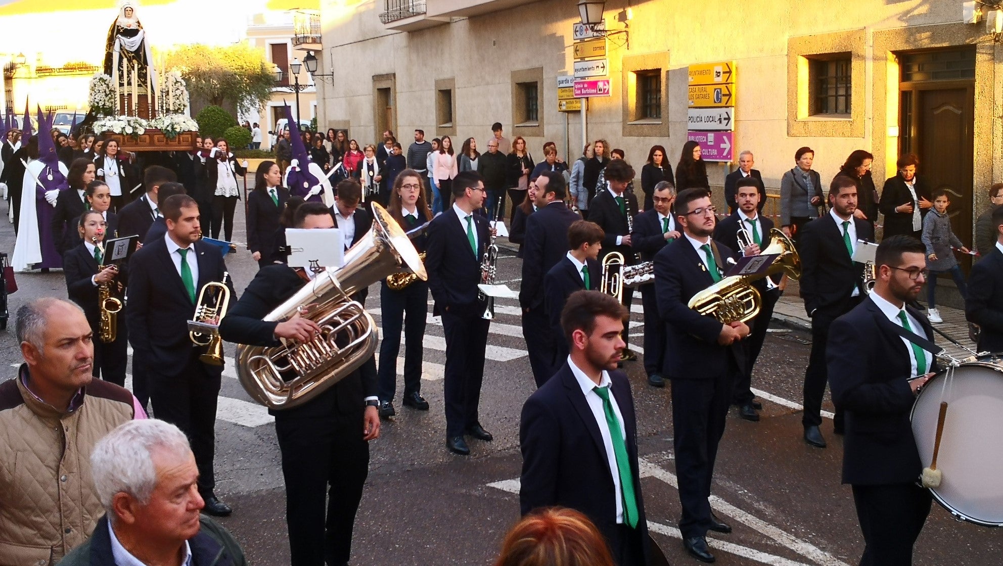 Algunas imágenes de la Procesión del Santo Entierro celebrada el Viernes Santo (19-04-2019)