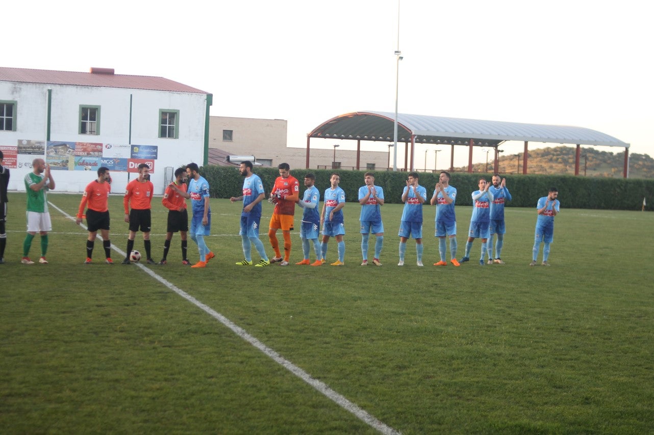 Imágenes del encuentro de la 35ª jornada de liga en Tercera División disputado en el Municipal de San Roque y que finalizó 2-1