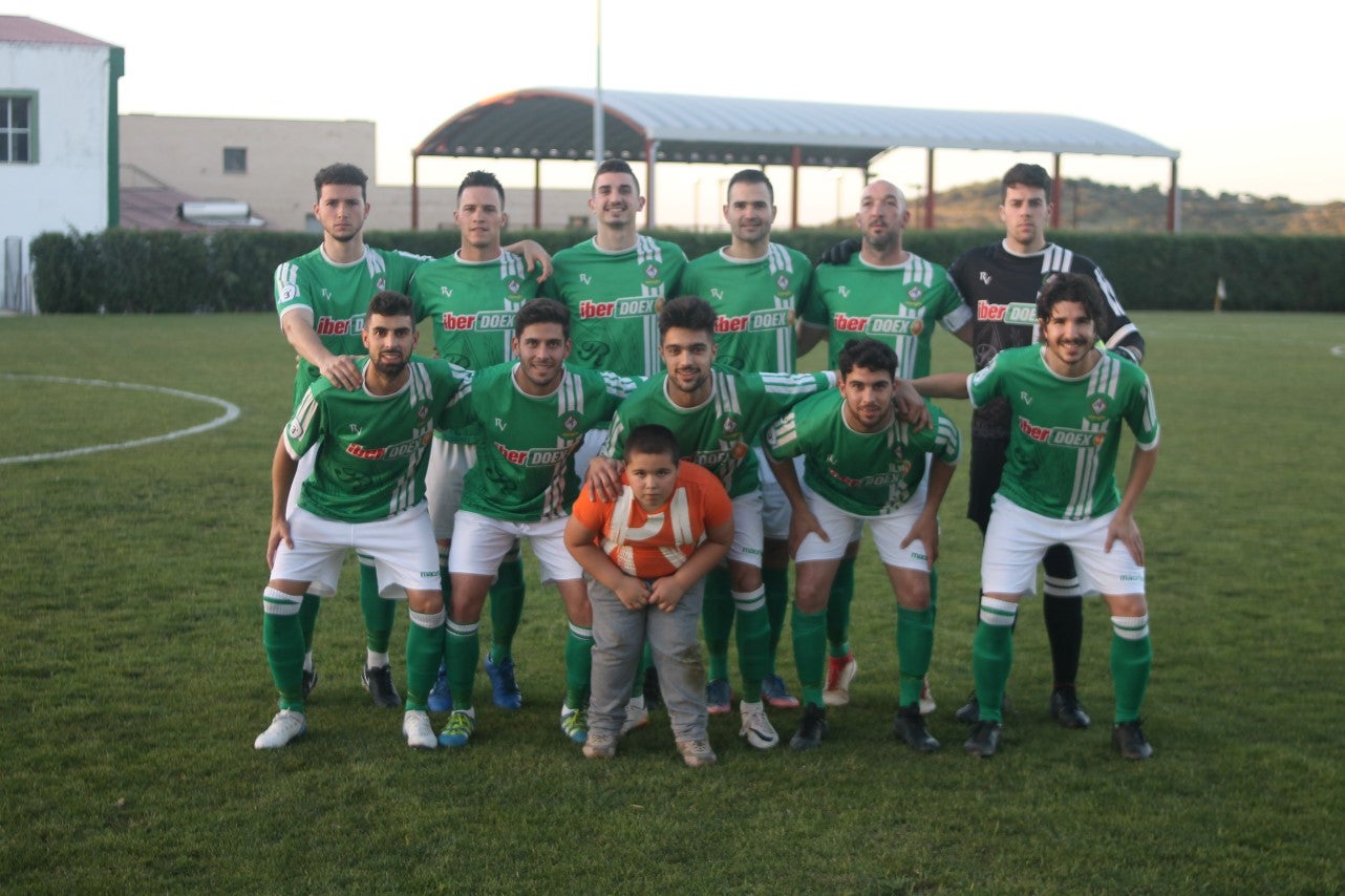 Imágenes del encuentro de la 35ª jornada de liga en Tercera División disputado en el Municipal de San Roque y que finalizó 2-1