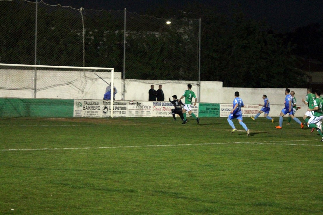 Imágenes del encuentro de la 35ª jornada de liga en Tercera División disputado en el Municipal de San Roque y que finalizó 2-1