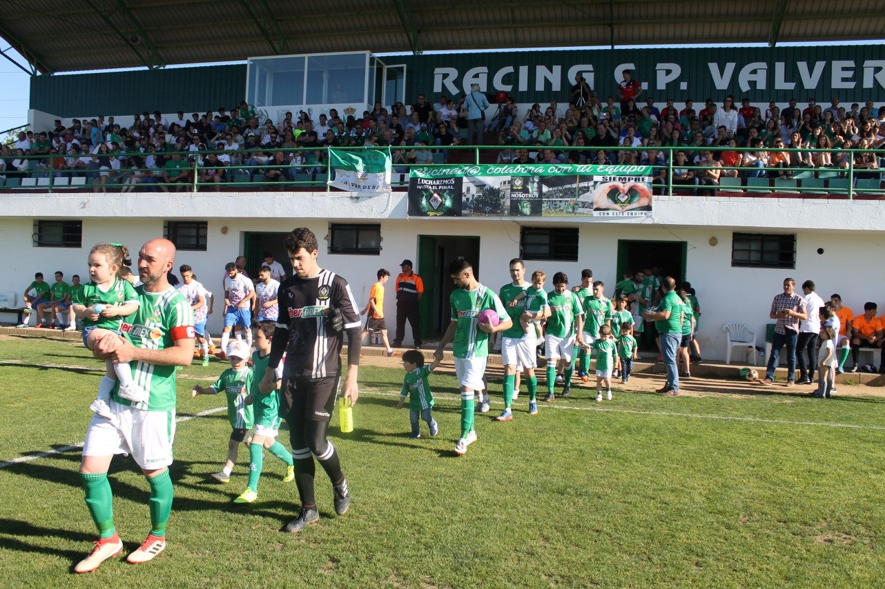 Imágenes del encuentro de la 37ª jornada de liga de Tercera División disputado en el Municipal de San Roque y que terminó 0-2 (12-05-2019)