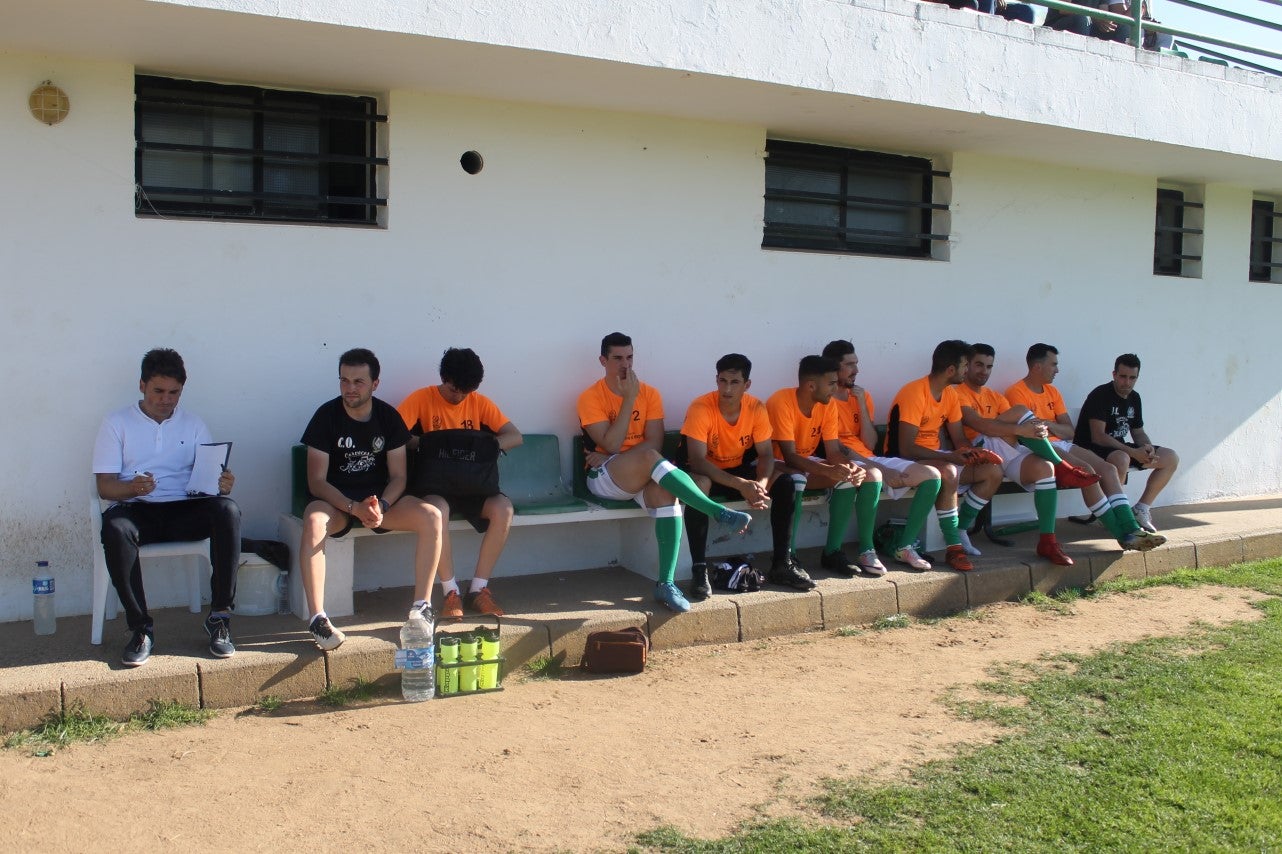 Imágenes del encuentro de la 37ª jornada de liga de Tercera División disputado en el Municipal de San Roque y que terminó 0-2 (12-05-2019)