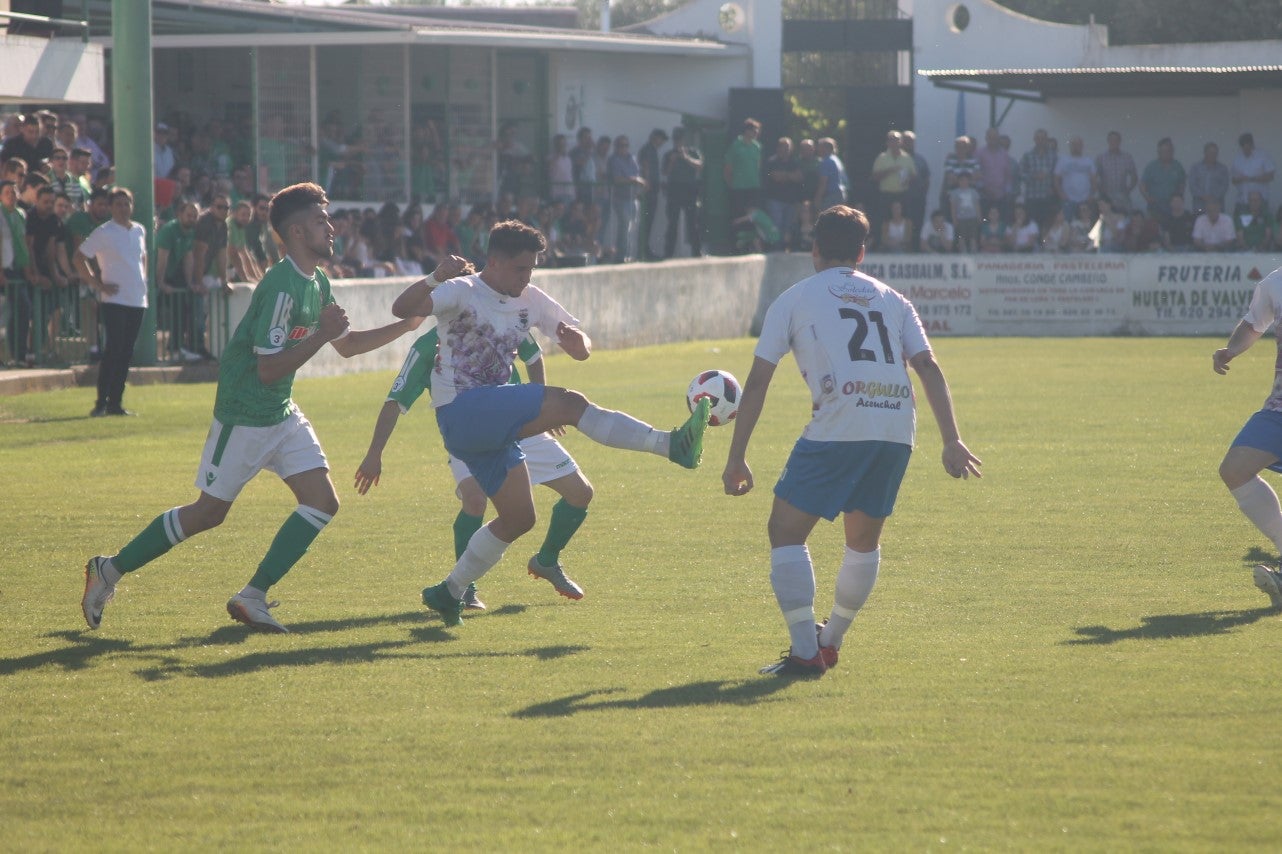 Imágenes del encuentro de la 37ª jornada de liga de Tercera División disputado en el Municipal de San Roque y que terminó 0-2 (12-05-2019)
