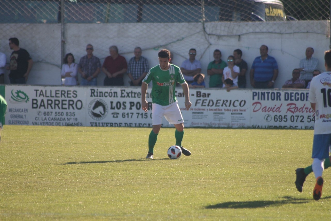 Imágenes del encuentro de la 37ª jornada de liga de Tercera División disputado en el Municipal de San Roque y que terminó 0-2 (12-05-2019)