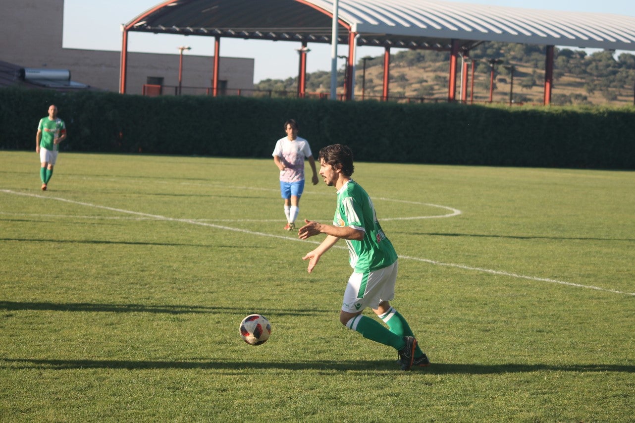 Imágenes del encuentro de la 37ª jornada de liga de Tercera División disputado en el Municipal de San Roque y que terminó 0-2 (12-05-2019)