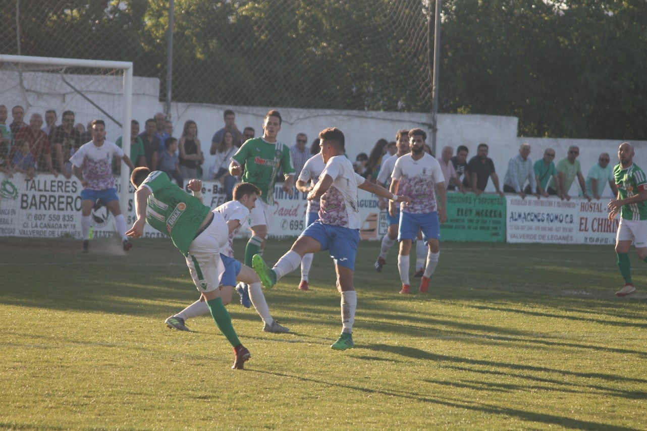 Imágenes del encuentro de la 37ª jornada de liga de Tercera División disputado en el Municipal de San Roque y que terminó 0-2 (12-05-2019)