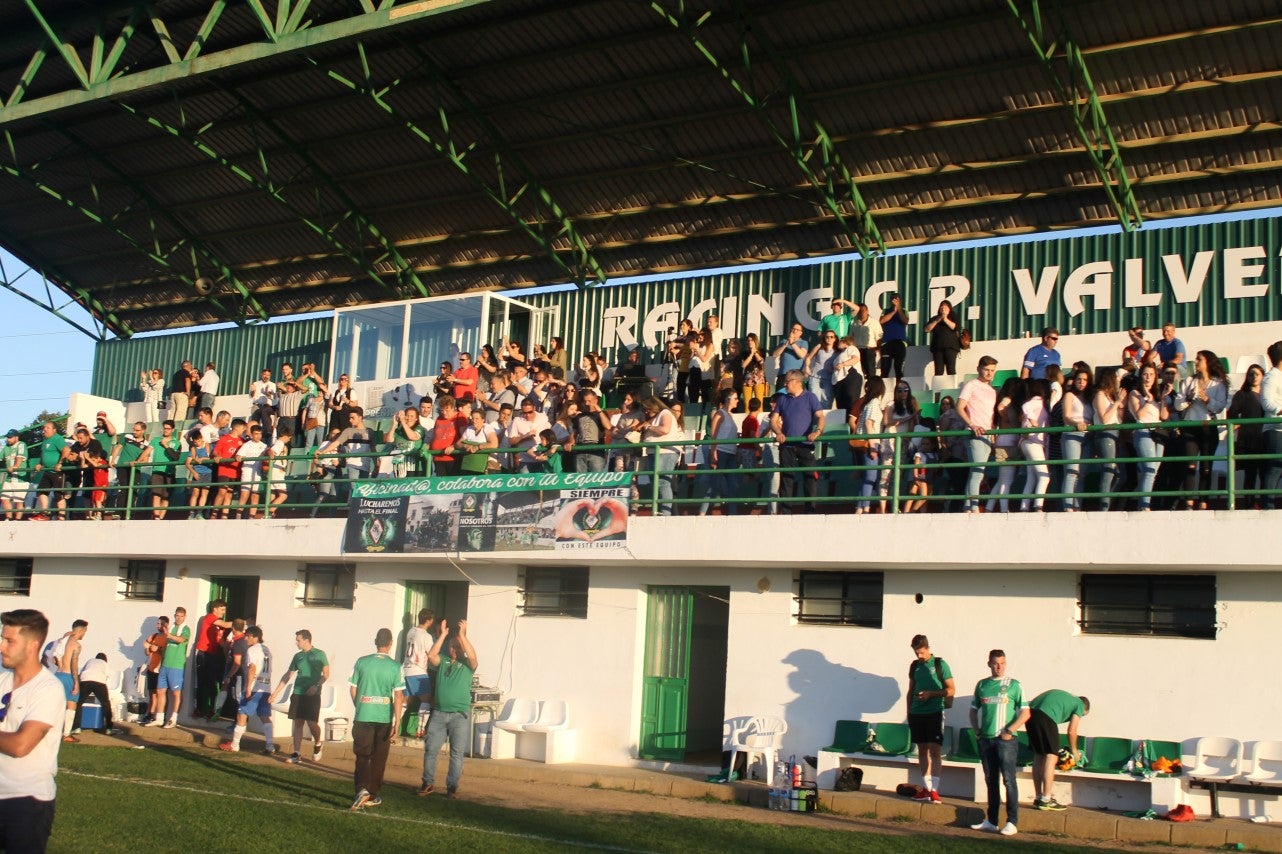 Imágenes del encuentro de la 37ª jornada de liga de Tercera División disputado en el Municipal de San Roque y que terminó 0-2 (12-05-2019)