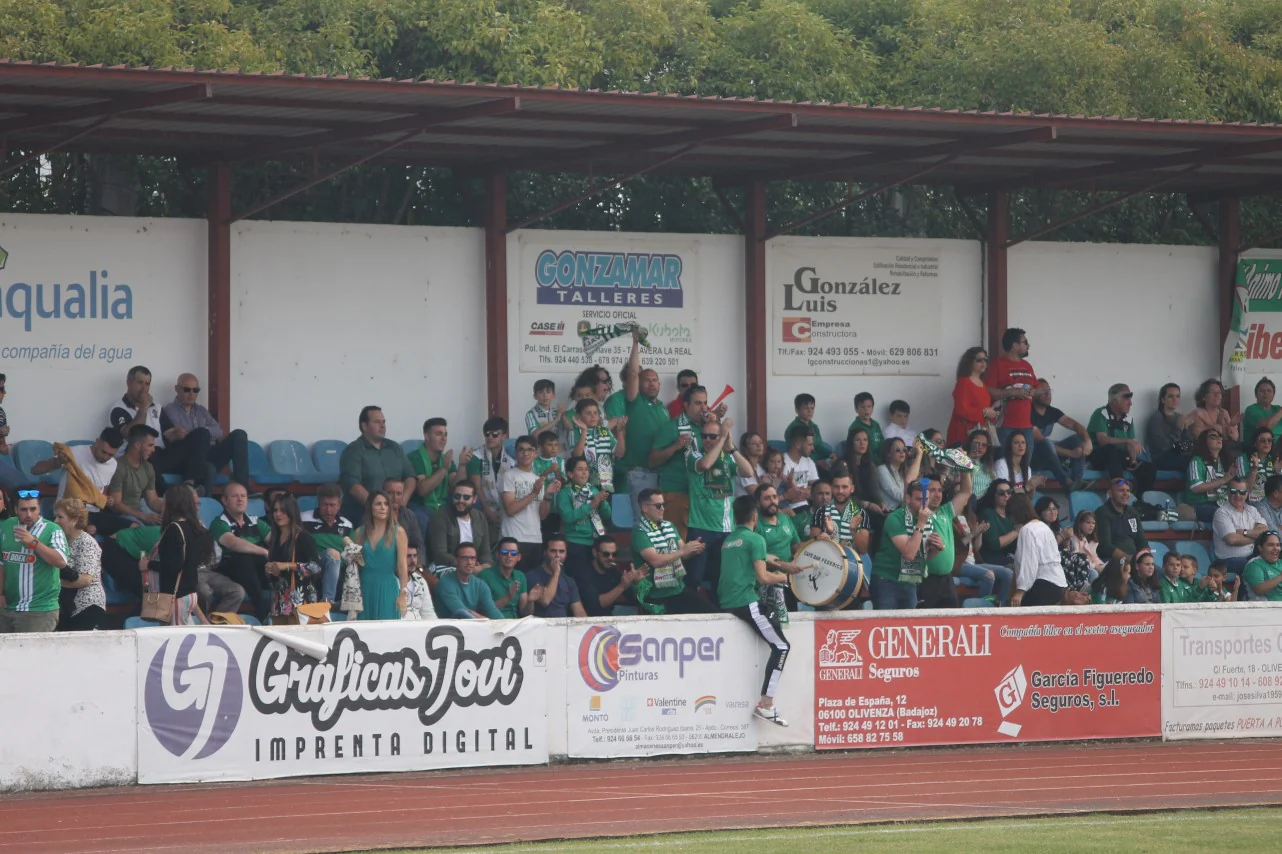 Algunas imágenes del último encuentro de liga de Tercera División disputado en la Ciudad Deportiva de Olivenza y que acabó 3-1 (19-05-2019)