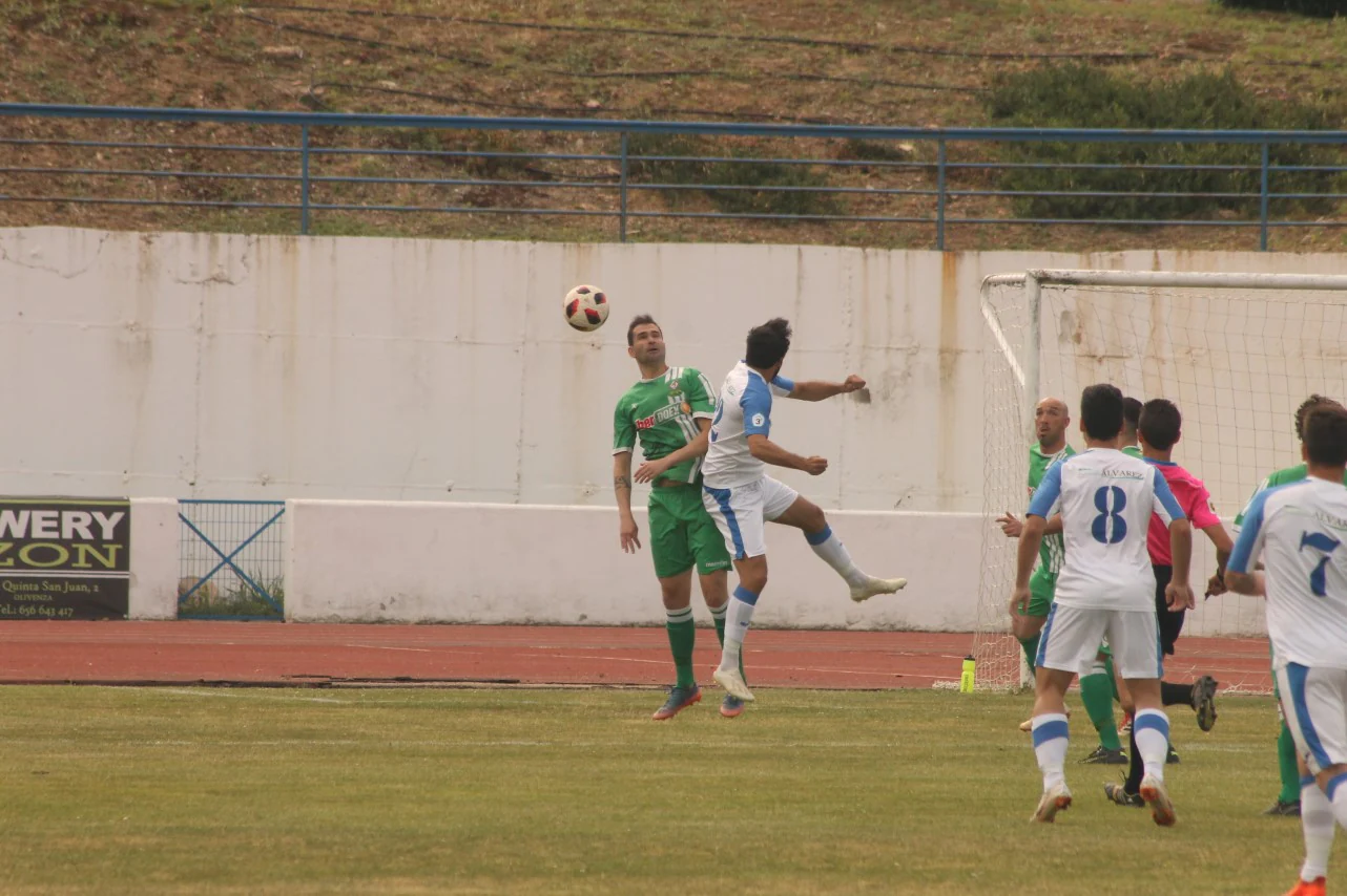 Algunas imágenes del último encuentro de liga de Tercera División disputado en la Ciudad Deportiva de Olivenza y que acabó 3-1 (19-05-2019)