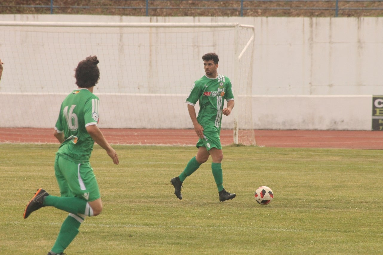 Algunas imágenes del último encuentro de liga de Tercera División disputado en la Ciudad Deportiva de Olivenza y que acabó 3-1 (19-05-2019)