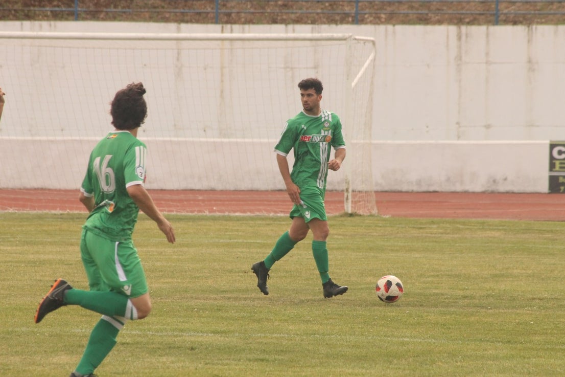 Algunas imágenes del último encuentro de liga de Tercera División disputado en la Ciudad Deportiva de Olivenza y que acabó 3-1 (19-05-2019)