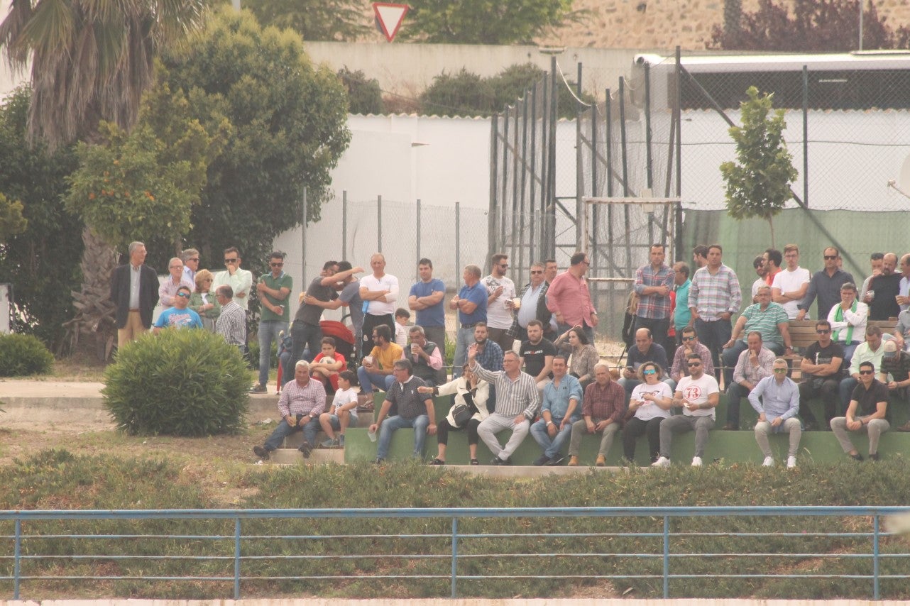 Algunas imágenes del último encuentro de liga de Tercera División disputado en la Ciudad Deportiva de Olivenza y que acabó 3-1 (19-05-2019)