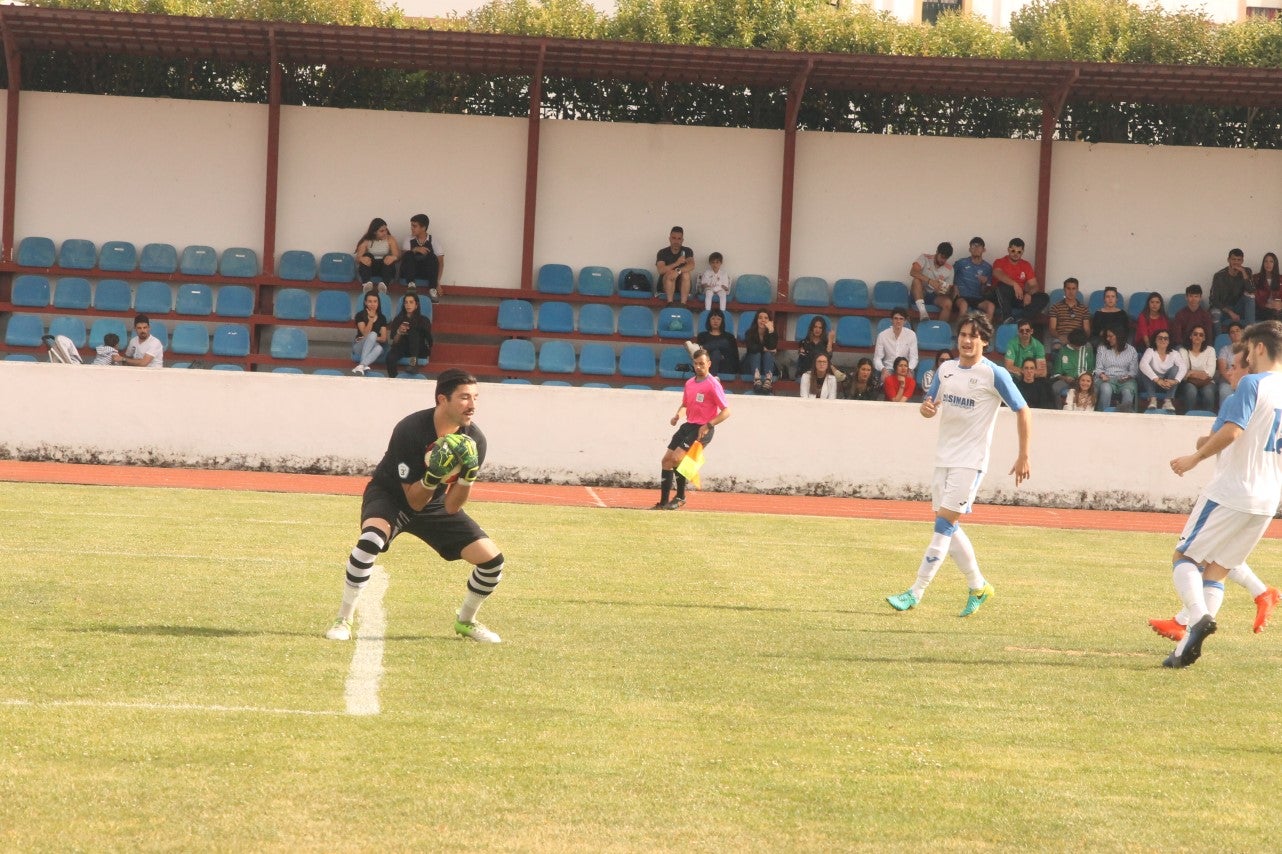 Algunas imágenes del último encuentro de liga de Tercera División disputado en la Ciudad Deportiva de Olivenza y que acabó 3-1 (19-05-2019)
