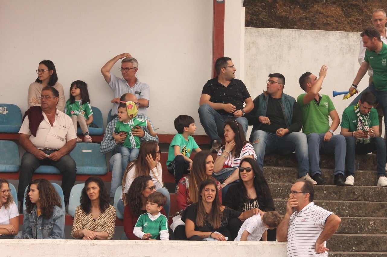 Algunas imágenes del último encuentro de liga de Tercera División disputado en la Ciudad Deportiva de Olivenza y que acabó 3-1 (19-05-2019)