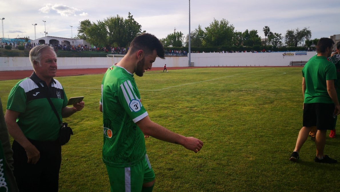 Algunas imágenes del último encuentro de liga de Tercera División disputado en la Ciudad Deportiva de Olivenza y que acabó 3-1 (19-05-2019)