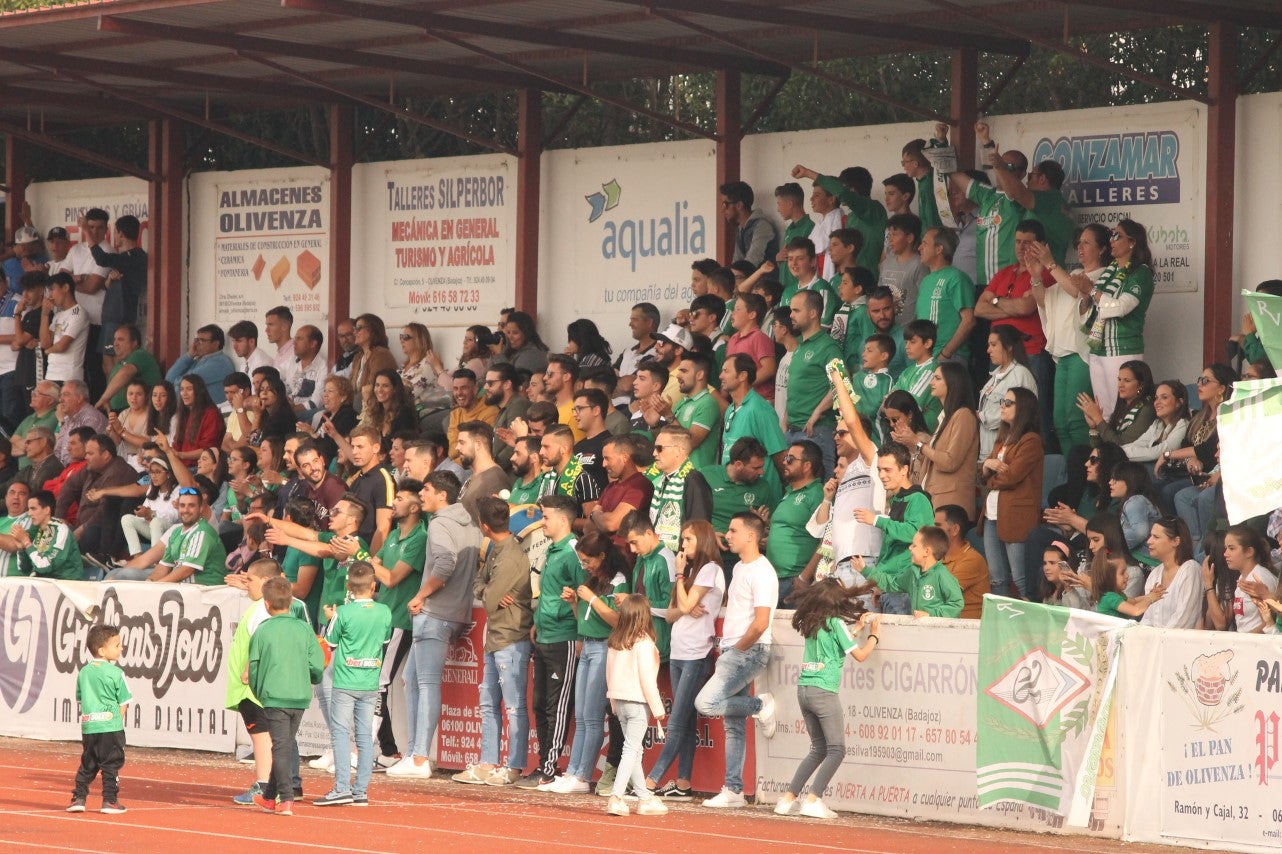 Algunas imágenes del último encuentro de liga de Tercera División disputado en la Ciudad Deportiva de Olivenza y que acabó 3-1 (19-05-2019)