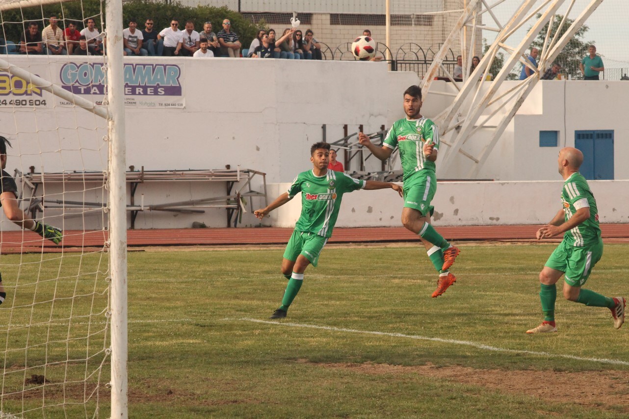 Algunas imágenes del último encuentro de liga de Tercera División disputado en la Ciudad Deportiva de Olivenza y que acabó 3-1 (19-05-2019)