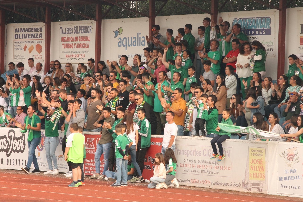 Algunas imágenes del último encuentro de liga de Tercera División disputado en la Ciudad Deportiva de Olivenza y que acabó 3-1 (19-05-2019)