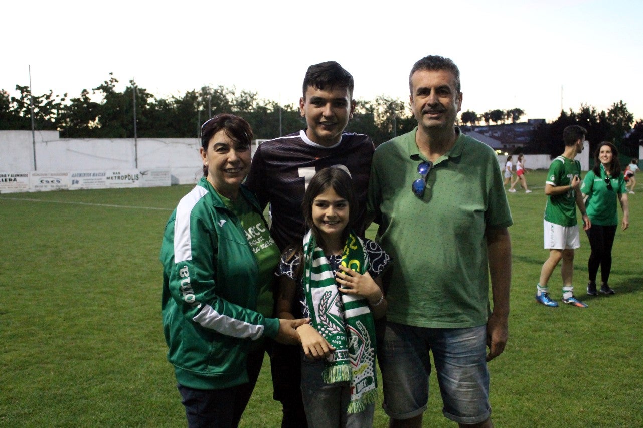 Imágenes del encuentro de vuelta de la eliminatoria de ascenso a Primera División Juvenil Extremeña que se disputó en el Municipal de San Roque y que terminó 4-3, certificándose el ascenso valverdeño (24-05-2019)