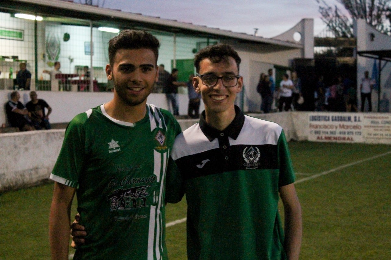 Imágenes del encuentro de vuelta de la eliminatoria de ascenso a Primera División Juvenil Extremeña que se disputó en el Municipal de San Roque y que terminó 4-3, certificándose el ascenso valverdeño (24-05-2019)