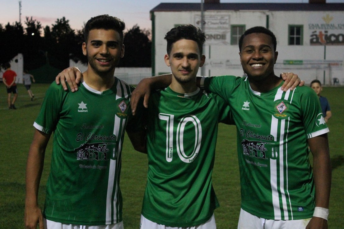 Imágenes del encuentro de vuelta de la eliminatoria de ascenso a Primera División Juvenil Extremeña que se disputó en el Municipal de San Roque y que terminó 4-3, certificándose el ascenso valverdeño (24-05-2019)