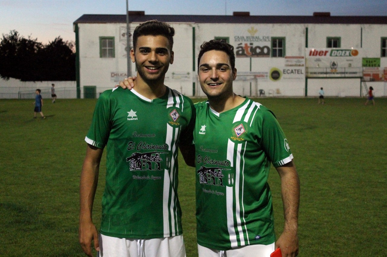 Imágenes del encuentro de vuelta de la eliminatoria de ascenso a Primera División Juvenil Extremeña que se disputó en el Municipal de San Roque y que terminó 4-3, certificándose el ascenso valverdeño (24-05-2019)
