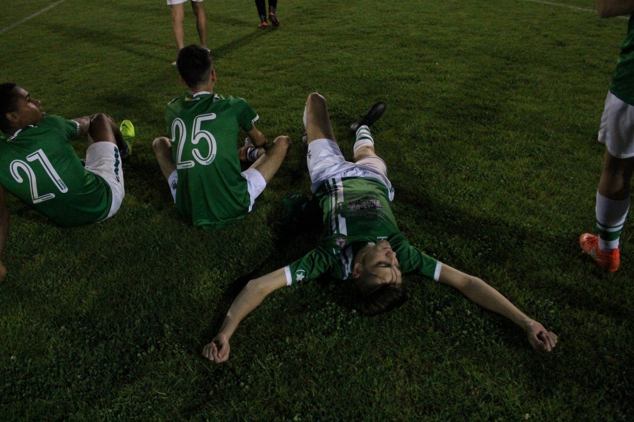 Imágenes del encuentro de vuelta de la eliminatoria de ascenso a Primera División Juvenil Extremeña que se disputó en el Municipal de San Roque y que terminó 4-3, certificándose el ascenso valverdeño (24-05-2019)