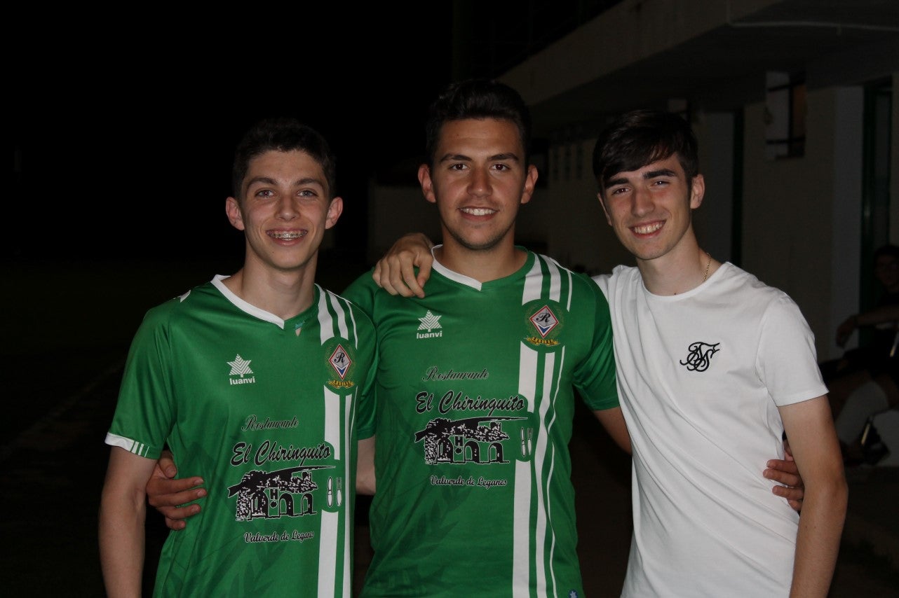 Imágenes del encuentro de vuelta de la eliminatoria de ascenso a Primera División Juvenil Extremeña que se disputó en el Municipal de San Roque y que terminó 4-3, certificándose el ascenso valverdeño (24-05-2019)