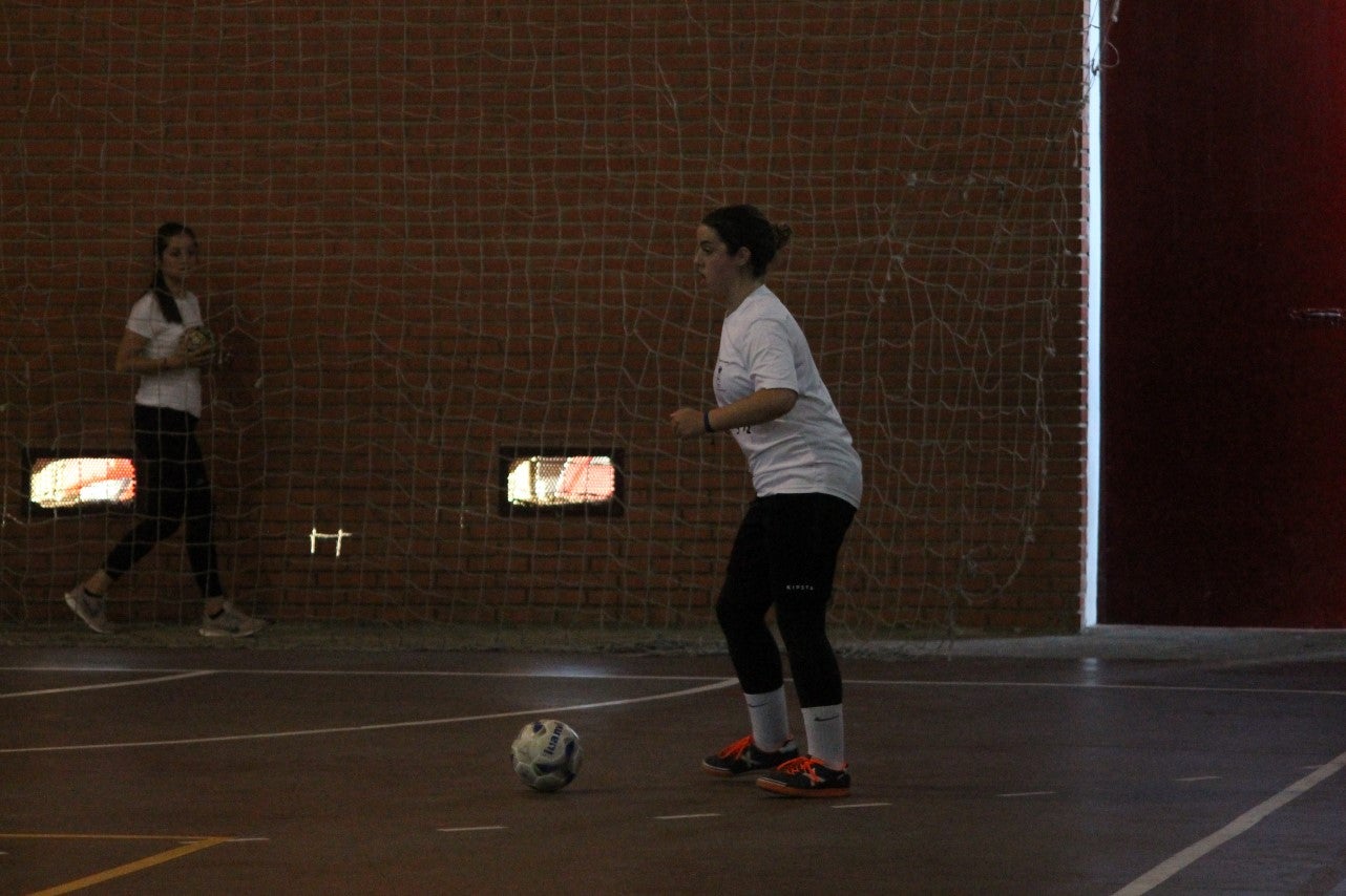Algunas imágenes del encuentro femenino que enfrentó al equipo de Valverde y Almendral con el Santa Teresa en el pabellón polideportivo (28-05-2019)