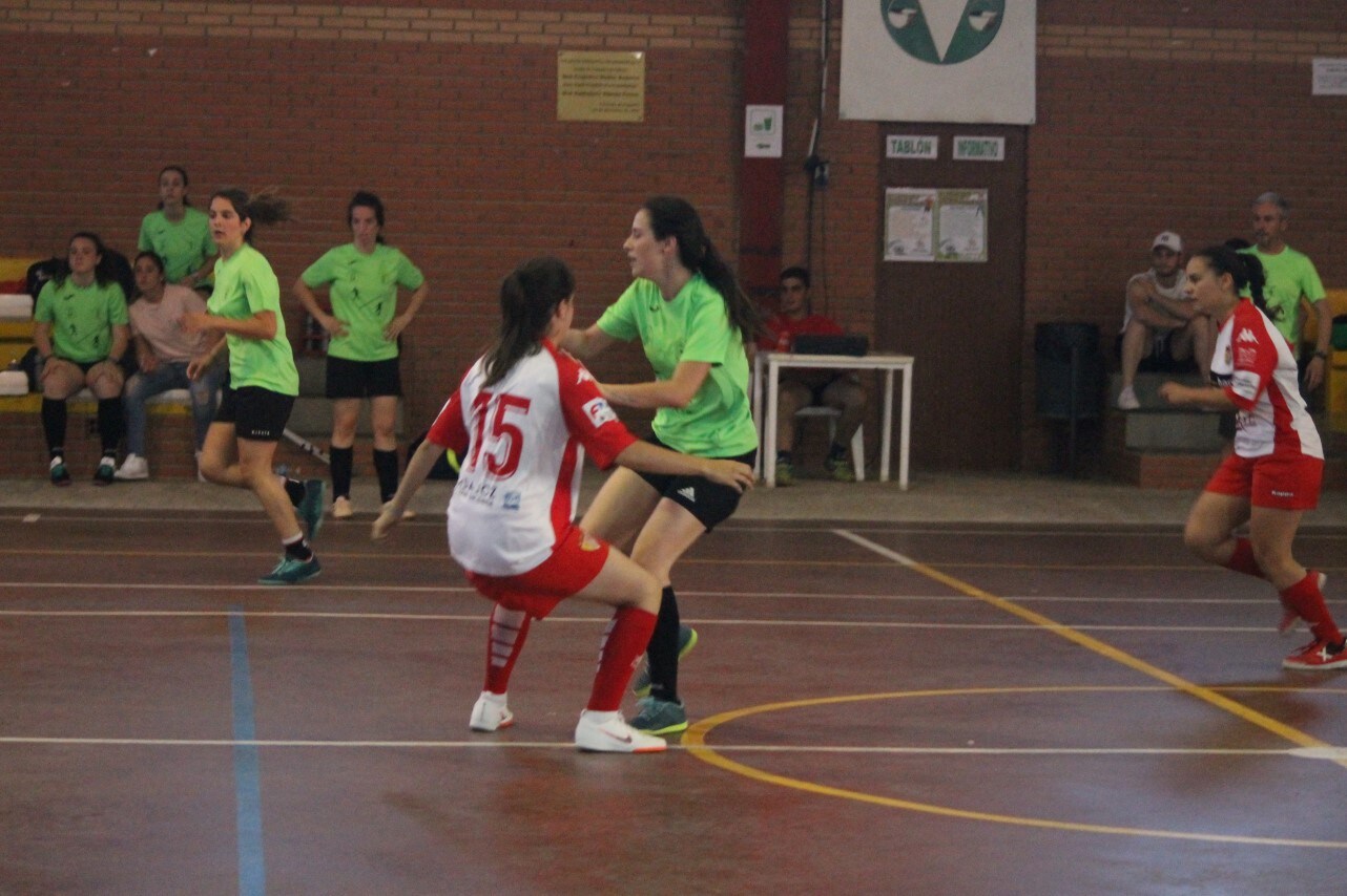 Algunas imágenes del encuentro femenino que enfrentó al equipo de Valverde y Almendral con el Santa Teresa en el pabellón polideportivo (28-05-2019)